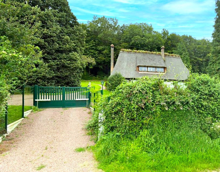 French property for sale in Broglie, Eure - €278,495 - photo 2