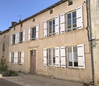 house for sale in Deux-Sèvres