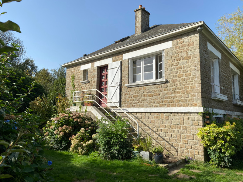 Maison à Saint-Hilaire-du-Harcouët, Manche - photo 1