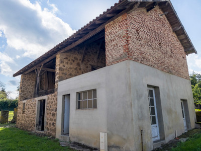 Grange à vendre à Chassenon, Charente, Poitou-Charentes, avec Leggett Immobilier