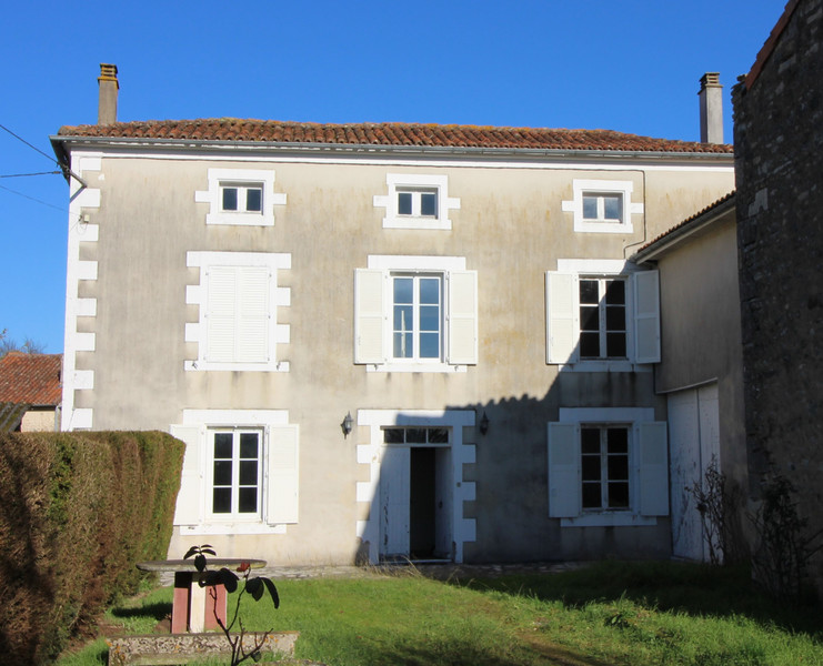 Maison à Charmé, Charente - photo 1
