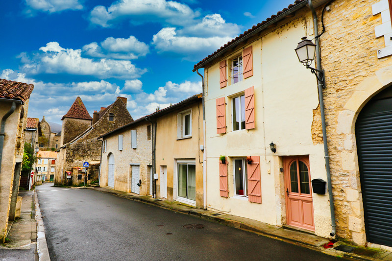 Maison à vendre à Verteuil-sur-Charente, Charente - 145 000 € - photo 1
