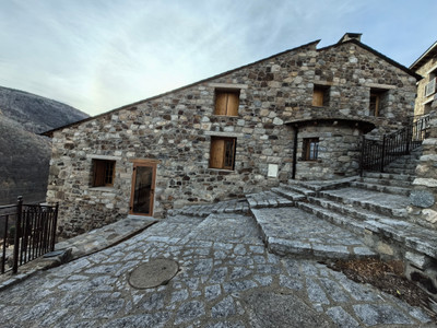Maison à vendre à Ayguatébia-Talau, Pyrénées-Orientales, Languedoc-Roussillon, avec Leggett Immobilier