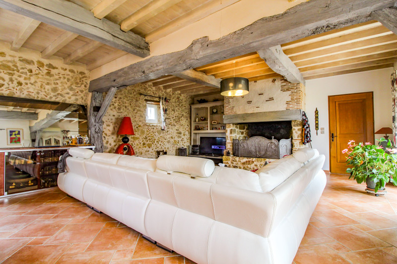 House for sale in Marciac Gers Beautifully renovated large Gascon