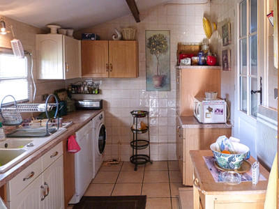 French property for sale in Casteljaloux, Lot-et-Garonne - €250,000 - photo 2