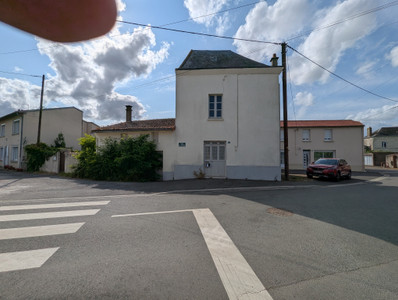 French property for sale in Genneton, Deux-Sèvres - €22,000 - photo 13