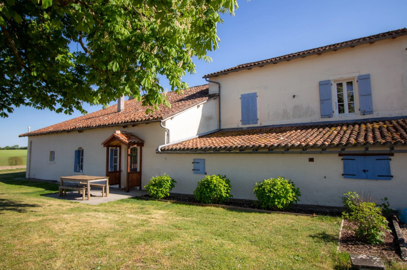 French property for sale in Verteillac, Dordogne - €567,000 - photo 1