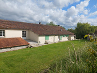 Maison à vendre à Montmoreau, Charente - 305.000 € - photo 3