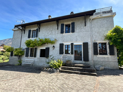 French property for sale in Collonges-sous-Salève, Haute-Savoie - €1,095,000 - photo 1