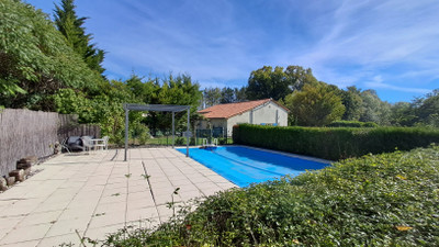 French property for sale in Cherval, Dordogne - €168,500 - photo 1