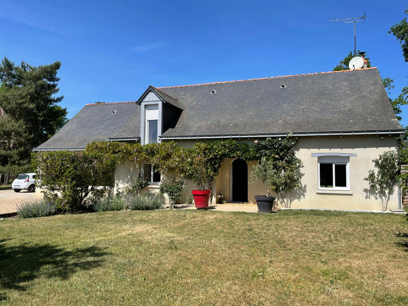 French property for sale in Chinon, Indre-et-Loire - €445,000 - photo 0