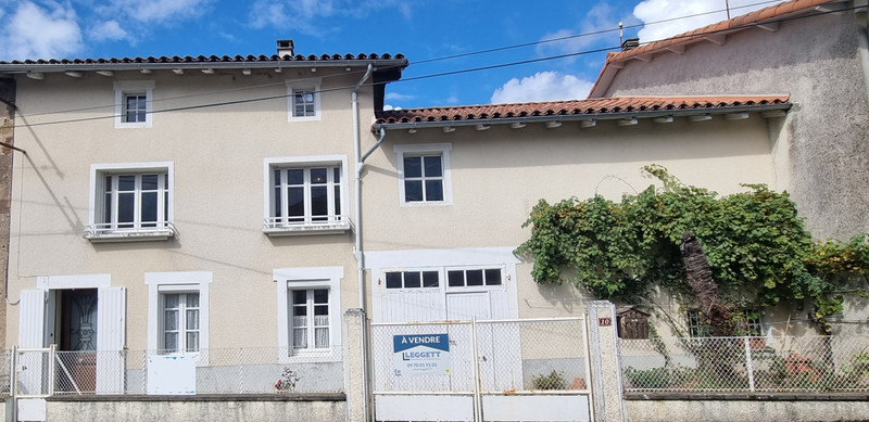 Maison à vendre à Chassenon, Charente - 100.000 € - photo 1
