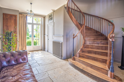 Elegant 18th century manor house 25 minutes North of Angoulême. Six bedrooms and numerous outbuildings.
