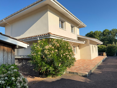 French property for sale in Lège-Cap-Ferret, Gironde - €669,000 - photo 
