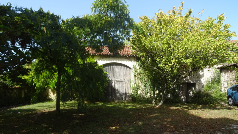 French property for sale in Bertric-Burée, Dordogne - &#8364;487,600 - photo 3