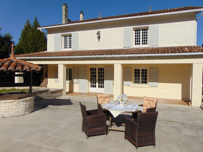 French property for sale in Villebois-Lavalette, Charente - €380,000 - photo 1