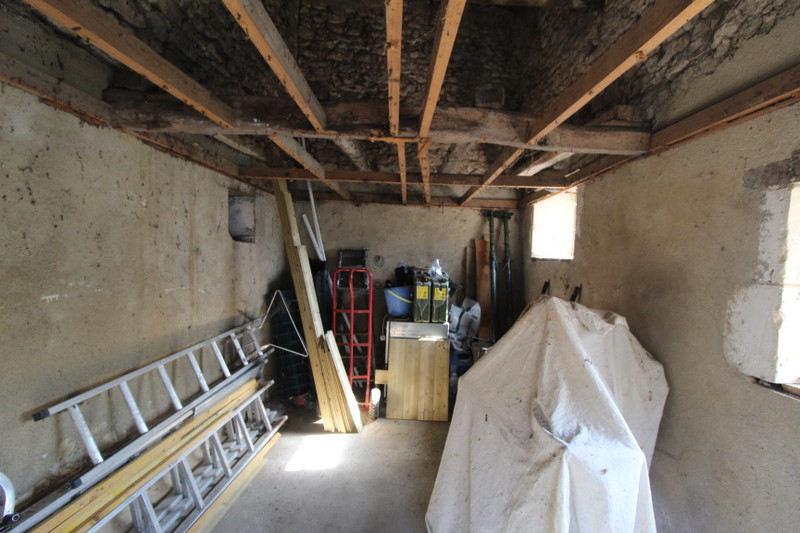 French property for sale in Angles-sur-l'Anglin, Vienne - €46,000 - photo 3