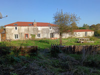 Maison à vendre à Availles-Limouzine, Vienne - 152.600 € - photo 1