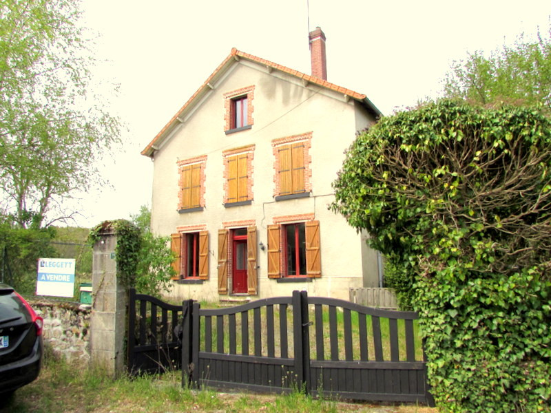 Maison à vendre à Saint-Étienne-de-Fursac, Creuse - 135 000 € - photo 1
