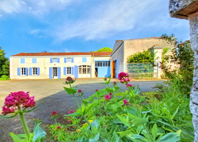 French property for sale in Saleignes, Charente-Maritime - €172,800 - photo 2