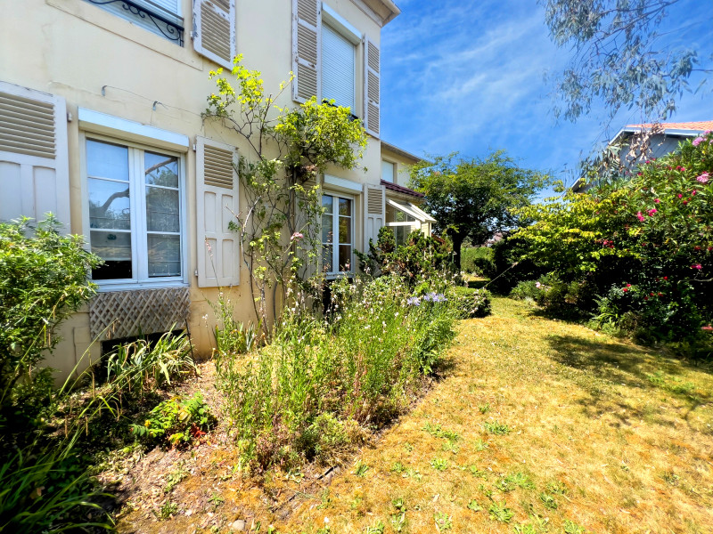 French property for sale in Bizanos, Pyrénées-Atlantiques - €650,000 - photo 1