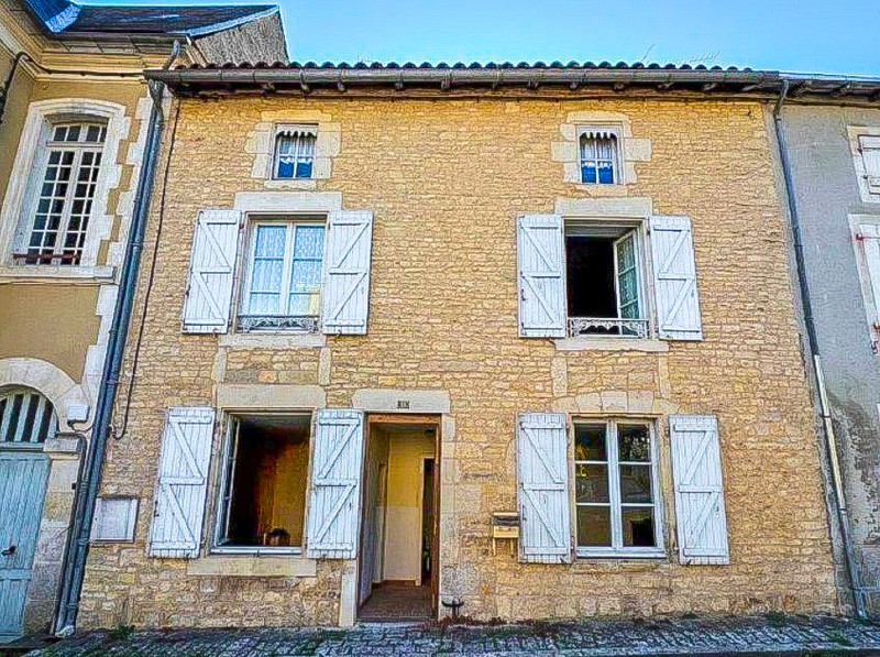Maison à vendre à Verteuil-sur-Charente, Charente - 128 900 € - photo 1