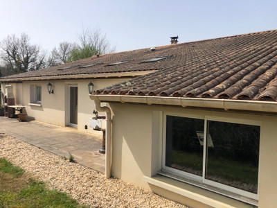 Maison à vendre à Saint-Pierre-du-Palais, Charente-Maritime, Poitou-Charentes, avec Leggett Immobilier