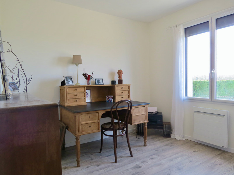 French property for sale in Saint-Savinien, Charente-Maritime - €318,000 - photo 10