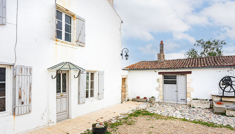 French property for sale in La Rochelle, Charente-Maritime - €1,300,000 - photo 5