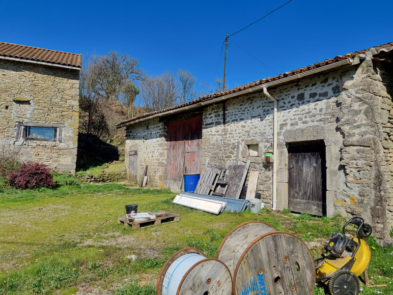 French property for sale in Montrol-Sénard, Haute-Vienne - €194,400 - photo 9