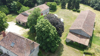 Maison à vendre à Les Adjots, Charente - 795.000 € - photo 2