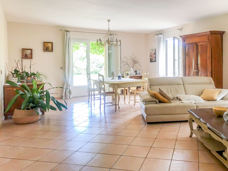 French property for sale in Pernes-les-Fontaines, Vaucluse - €790,000 - photo 4