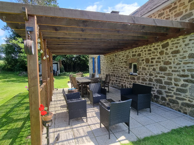 French property for sale in Charchigné, Mayenne - €549,520 - photo 2