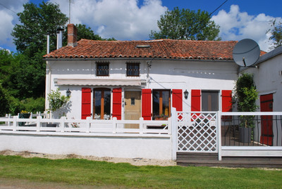 Maison à vendre à Saint-Bonnet-de-Bellac, Haute-Vienne, Limousin, avec Leggett Immobilier