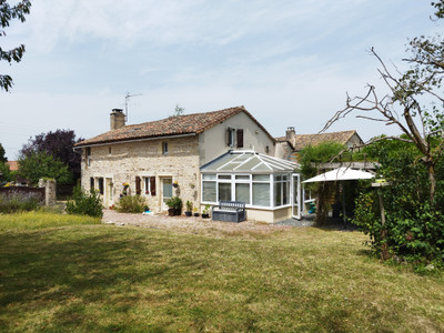 French property for sale in Vanzay, Deux-Sèvres - €175,001 - photo 1