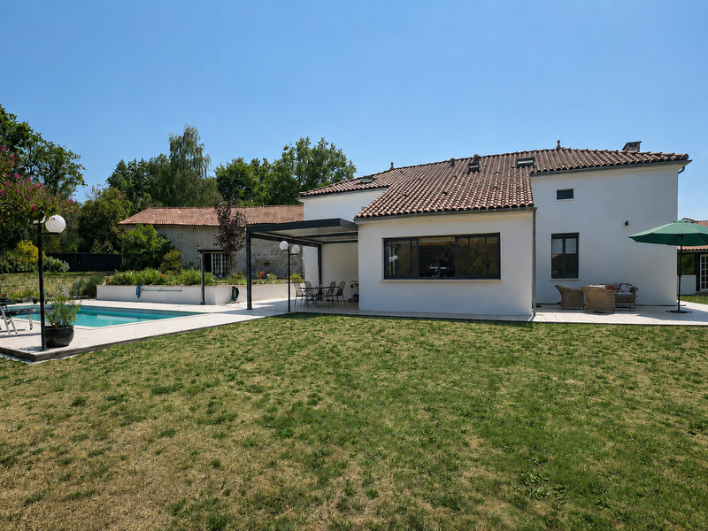 French property for sale in Étouars, Dordogne - €414,750 - photo 1