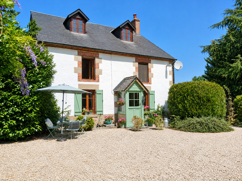 French property for sale in Saint-Dizier-les-Domaines, Creuse - €670,000 - photo 0