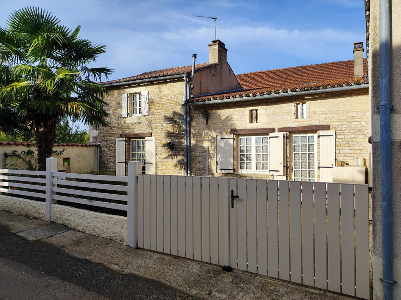French property for sale in Chaunay, Vienne - &#8364;94,444 - photo 3