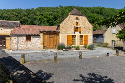 French property for sale in Mauzac-et-Grand-Castang, Dordogne - €343,440 - photo 2