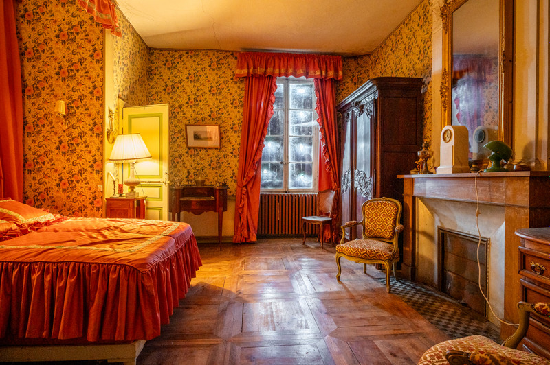 French property for sale in Saint-Céré, Lot - €390,000 - photo 6