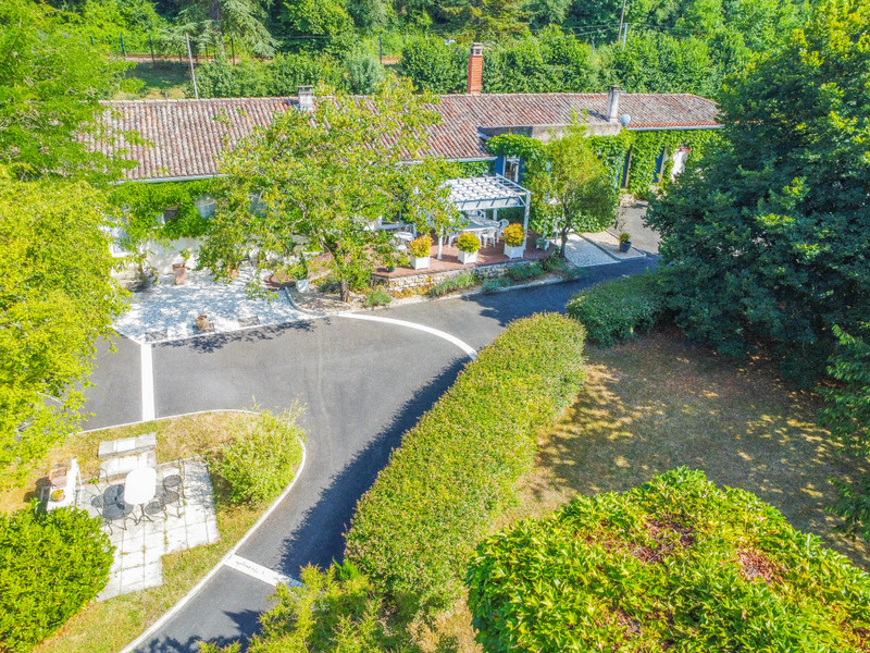 French property for sale in Angoulême, Charente - €577,500