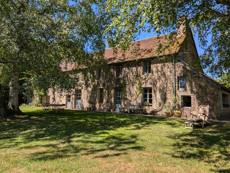 Maison à vendre à Courtomer, Orne - 580.000 € - photo 1