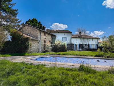 Maison à vendre à Saint-Junien-les-Combes, Haute-Vienne, Limousin, avec Leggett Immobilier