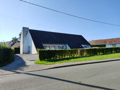 Commerce à vendre à Crécy-en-Ponthieu, Somme, Picardie, avec Leggett Immobilier