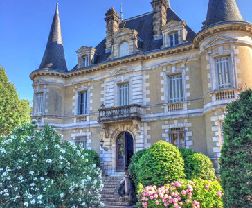 Chateau à vendre à Salies-de-Béarn, Pyrénées-Atlantiques, Aquitaine, avec Leggett Immobilier