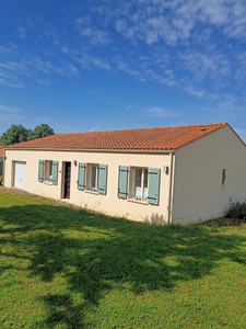 Maison à vendre à Roussines, Charente, Poitou-Charentes, avec Leggett Immobilier
