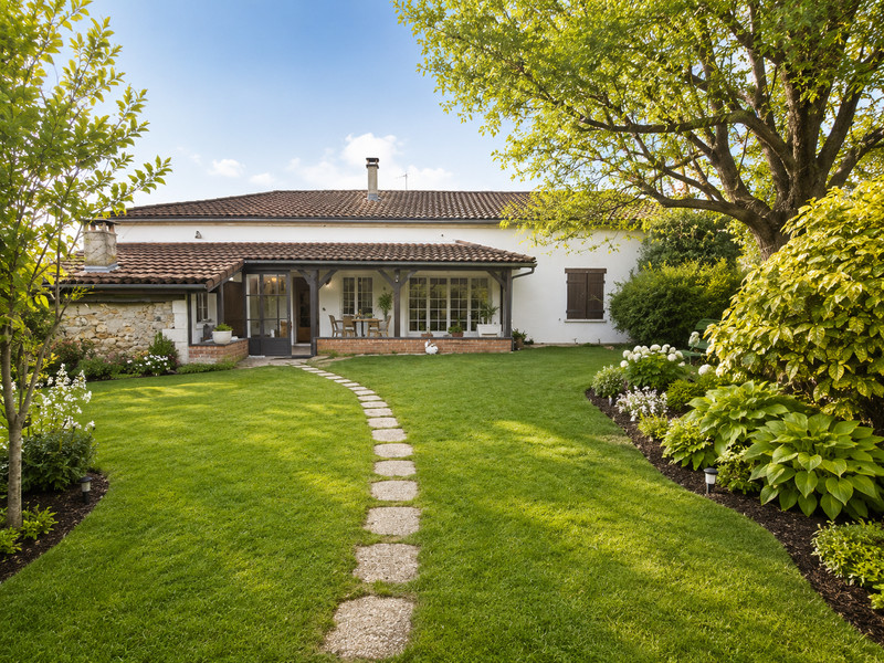 French property for sale in Saint-Astier, Dordogne - €130,800 - photo 1