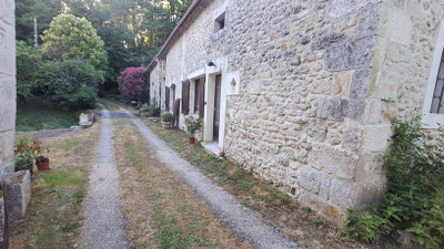 French property for sale in Gurat, Charente - €299,600 - photo 1