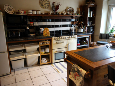 French property for sale in Châteauneuf-du-Faou, Finistère - €132,500 - photo 2