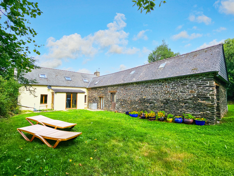 French property for sale in Caurel, Côtes-d'Armor - €175,000 - photo 0